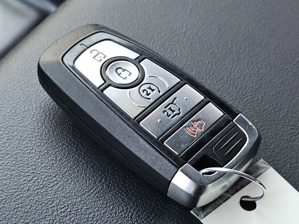 Used 2025 Ford Explorer ST-Line AWD/4WD image 33