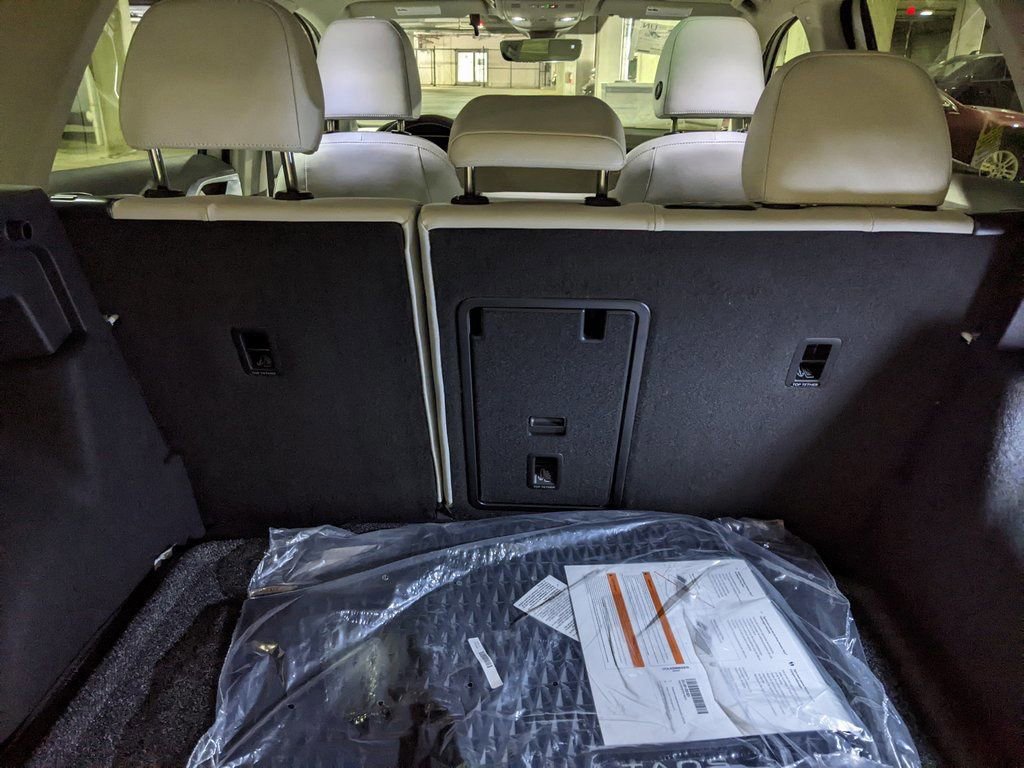 New 2025 Volkswagen Taos SE image 29