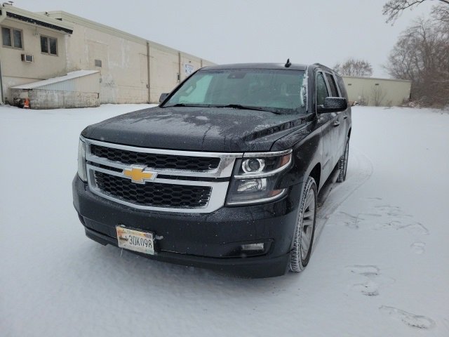 Used 2020 Chevrolet Suburban LT w/ Luxury Package image 3