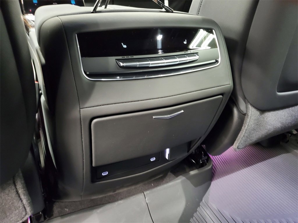 New 2025 Cadillac Escalade Premium Luxury w/ LPO, Radiant Package image 33