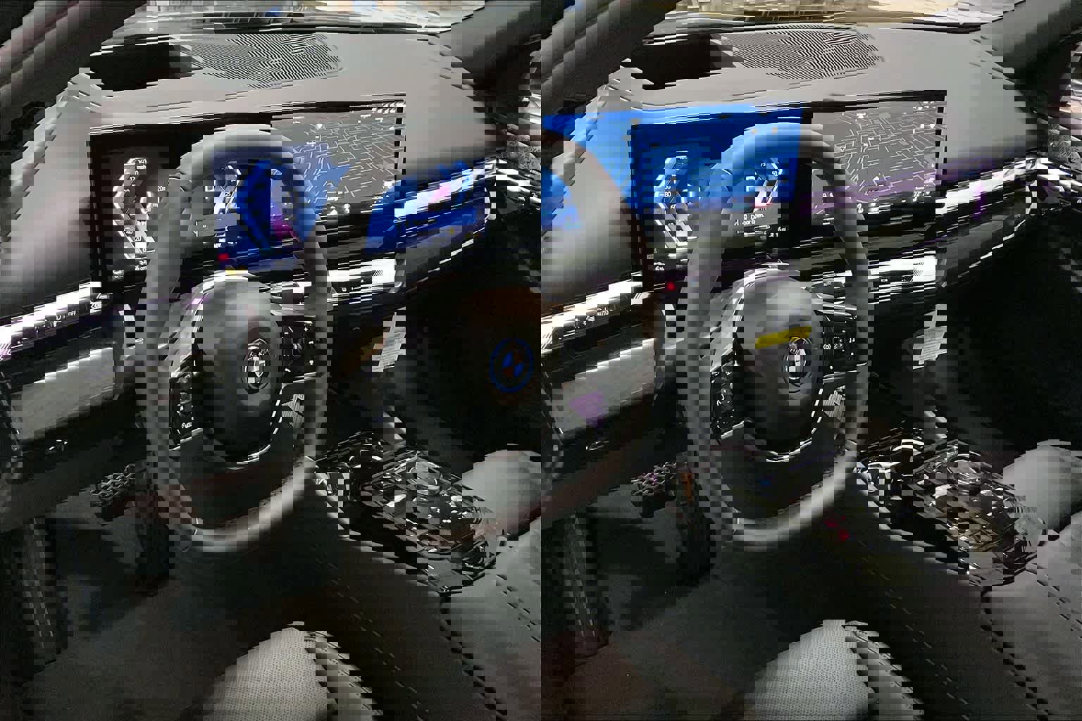 Used 2025 BMW i5 eDrive40i w/ Premium Package image 8