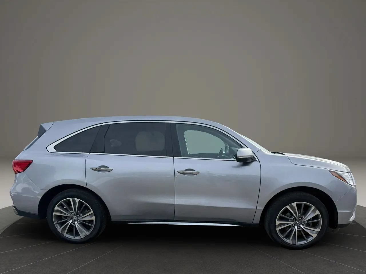 Used 2017 Acura MDX FWD w/ Technology Package image 4