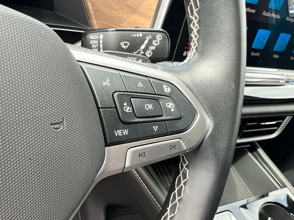 Used 2025 Volkswagen Atlas SE image 26