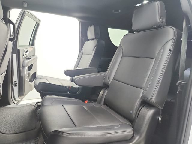 Used 2025 GMC Yukon XL Denali AWD/4WD image 42
