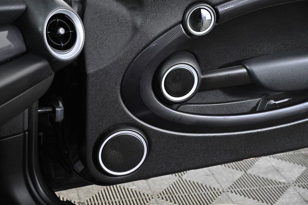 Used 2015 MINI Cooper S image 25