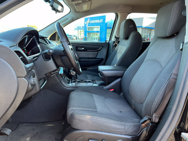 Used 2017 Chevrolet Traverse LT w/ Style and Technology Package FWD image 3