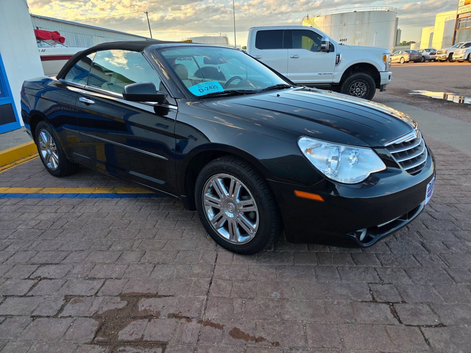 Used 2008 Chrysler Sebring Limited w/ Luxury Group FWD image 3