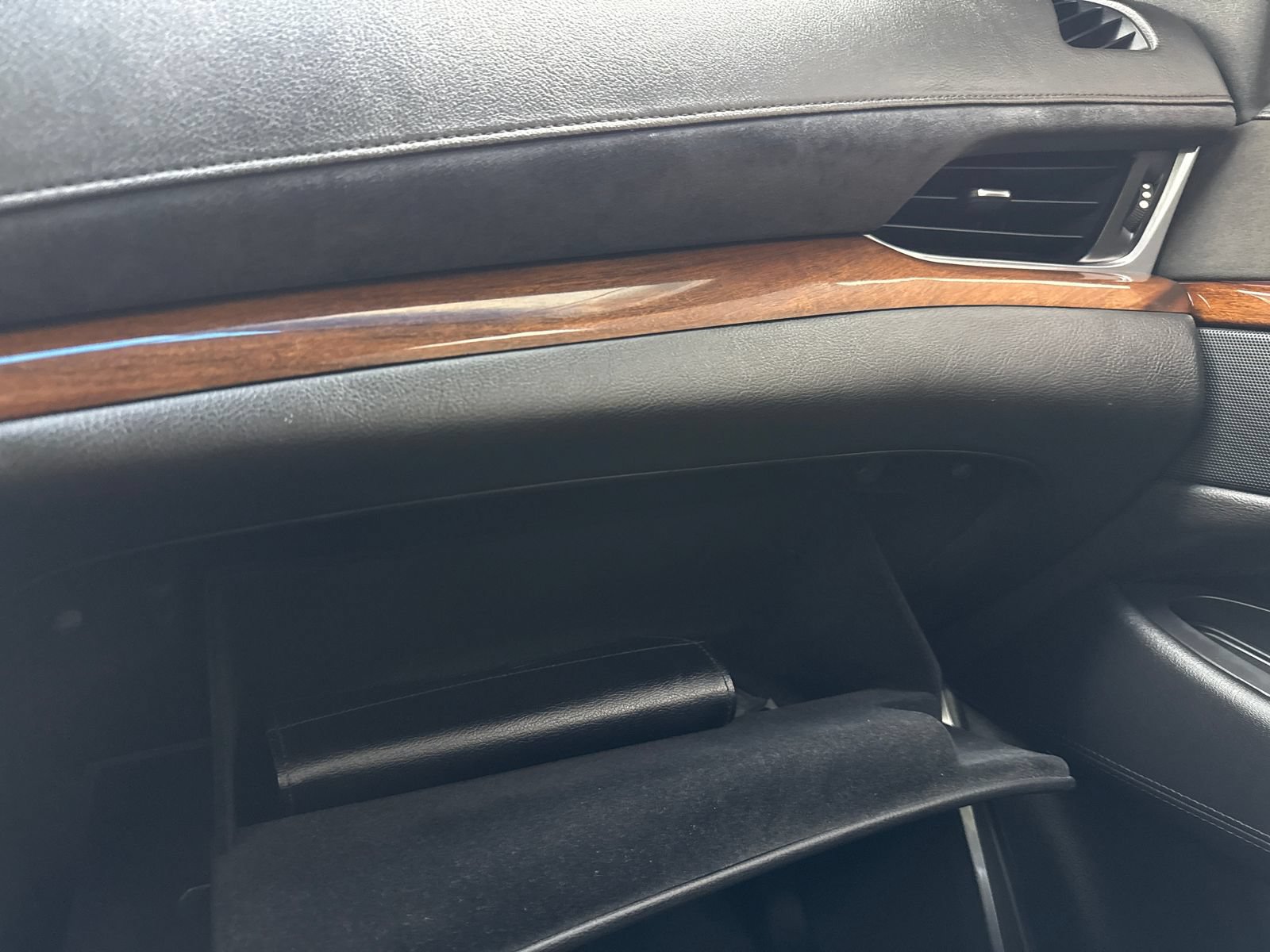 Used 2016 Cadillac Escalade Premium AWD/4WD image 34