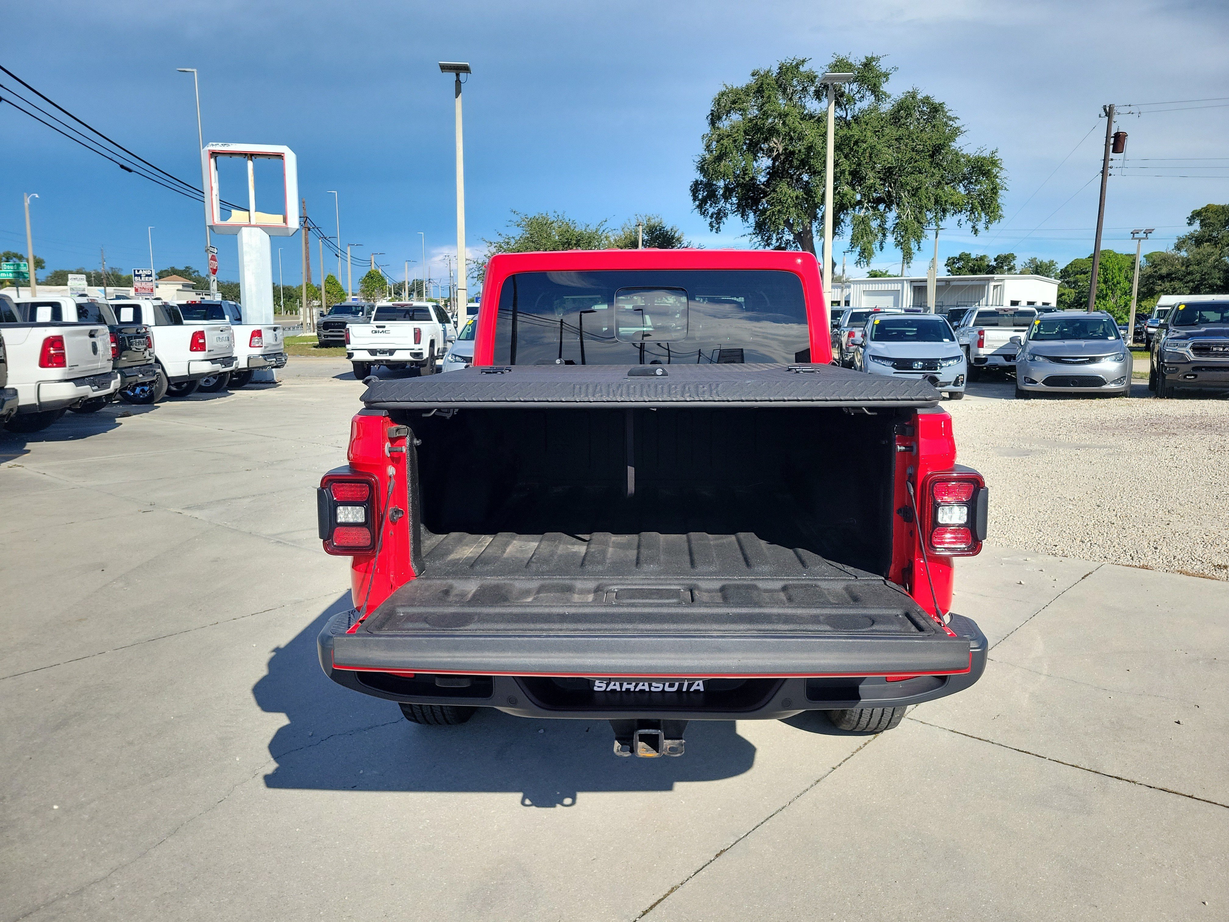 Used 2022 Jeep Gladiator Overland w/ Popular Equipment Package AWD/4WD image 10