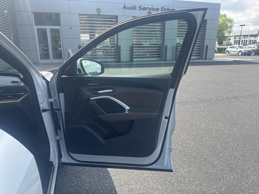 Certified 2025 Audi Q5 Premium w/ Premium Plus AWD/4WD image 8
