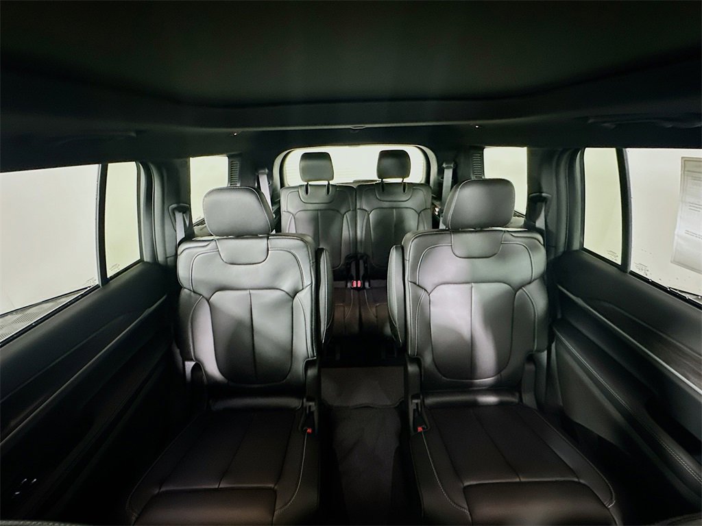 New 2025 Jeep Grand Cherokee L Limited image 10