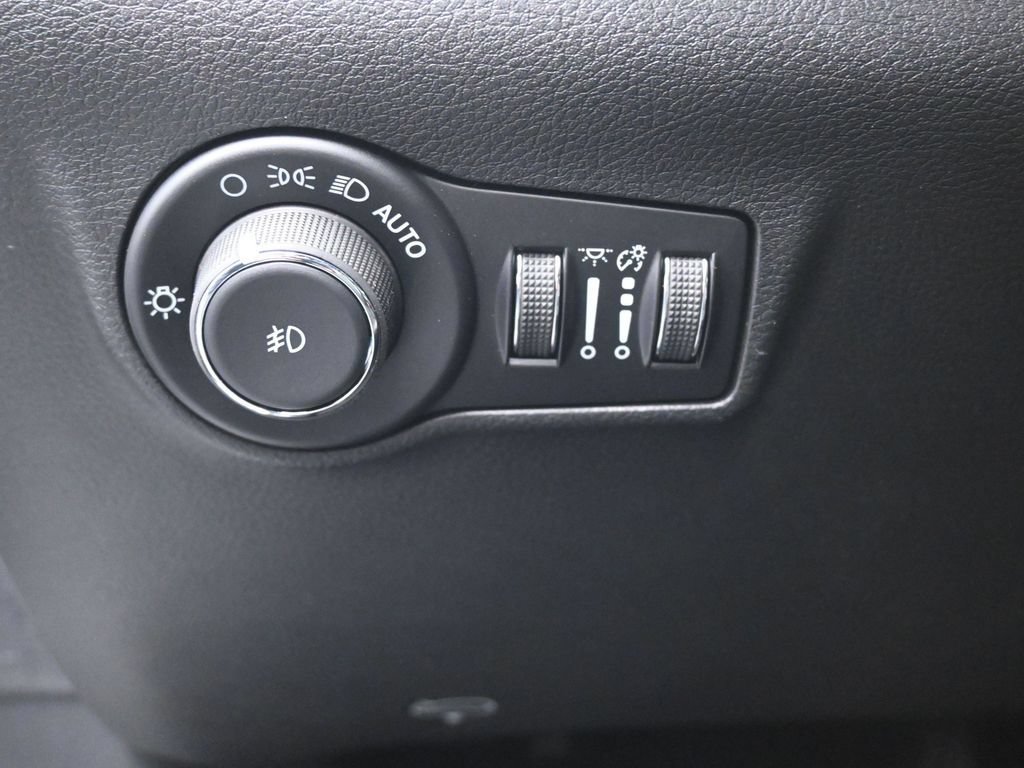 New 2026 Jeep Compass Latitude AWD/4WD image 21