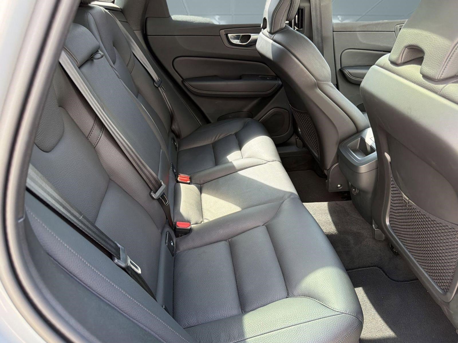 Certified 2025 Volvo XC60 B5 Plus image 26