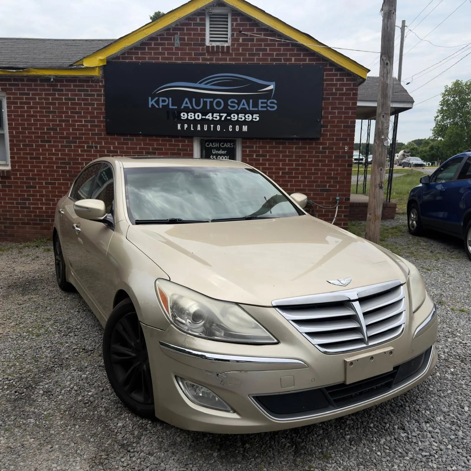 Used 2012 Hyundai Genesis 3.8 w/ Premium Pkg RWD image 1
