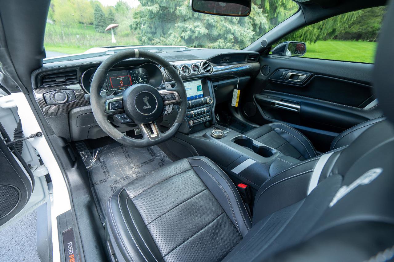 Used 2022 Ford Mustang Shelby GT500 w/ Technology Package RWD image 12