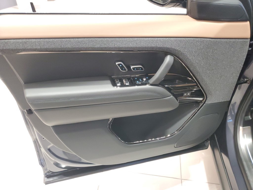 New 2027 Land Rover Range Rover Sport Dynamic SE AWD/4WD image 7