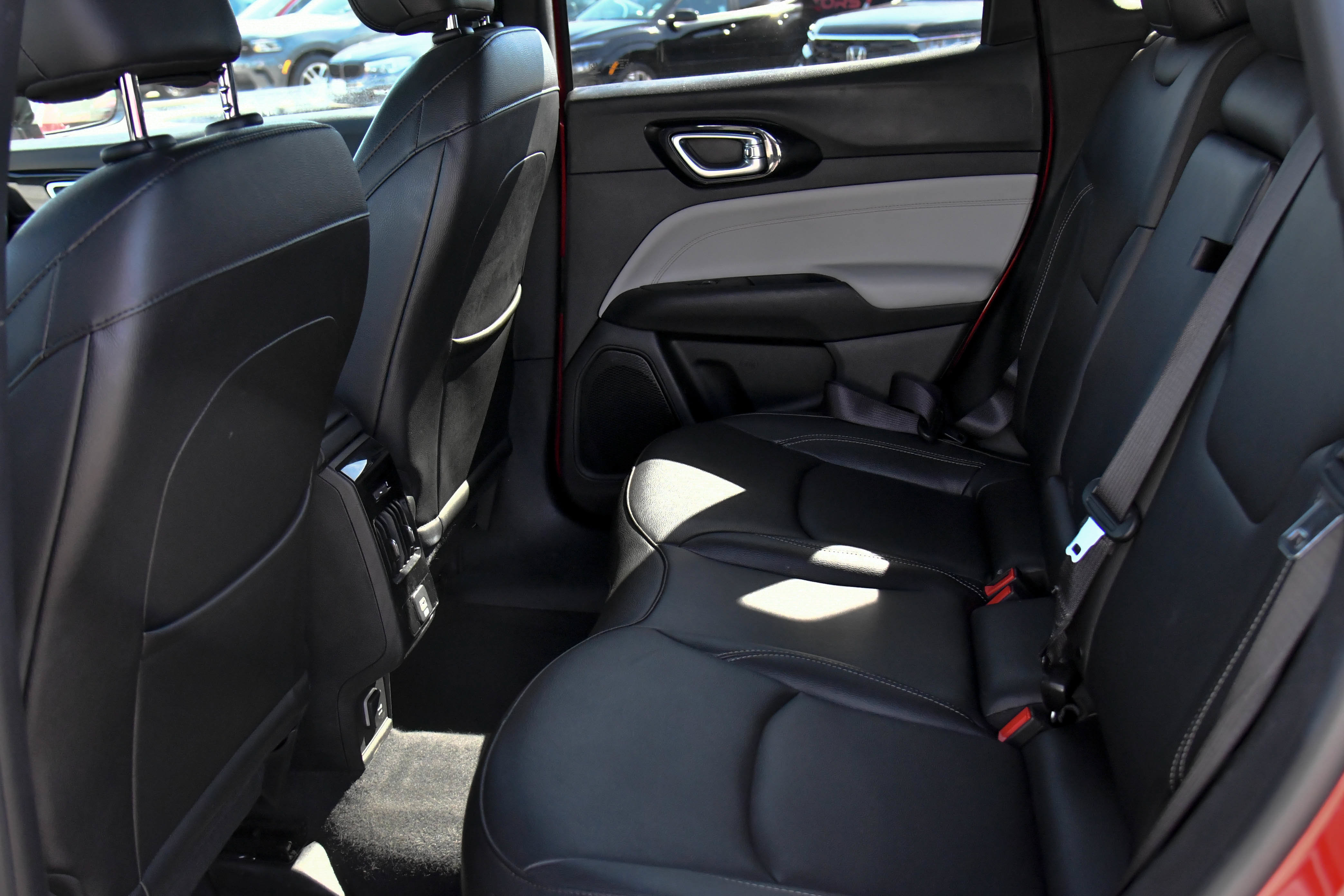 Used 2025 Jeep Compass Limited AWD/4WD image 41