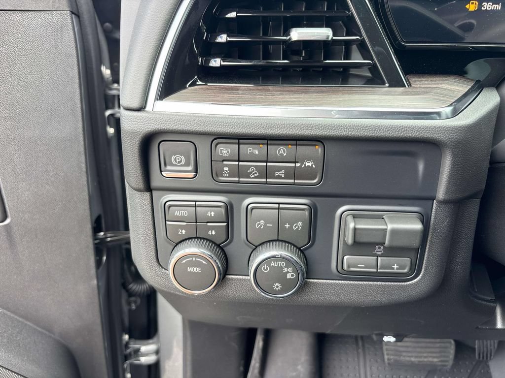 New 2026 Chevrolet Suburban LS AWD/4WD image 9
