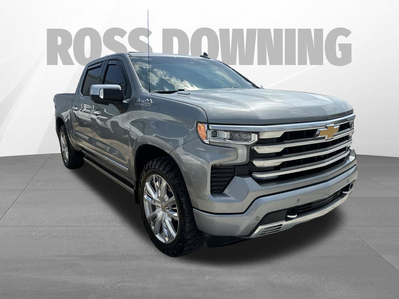 Used 2025 Chevrolet Silverado 1500 High Country AWD/4WD image 3