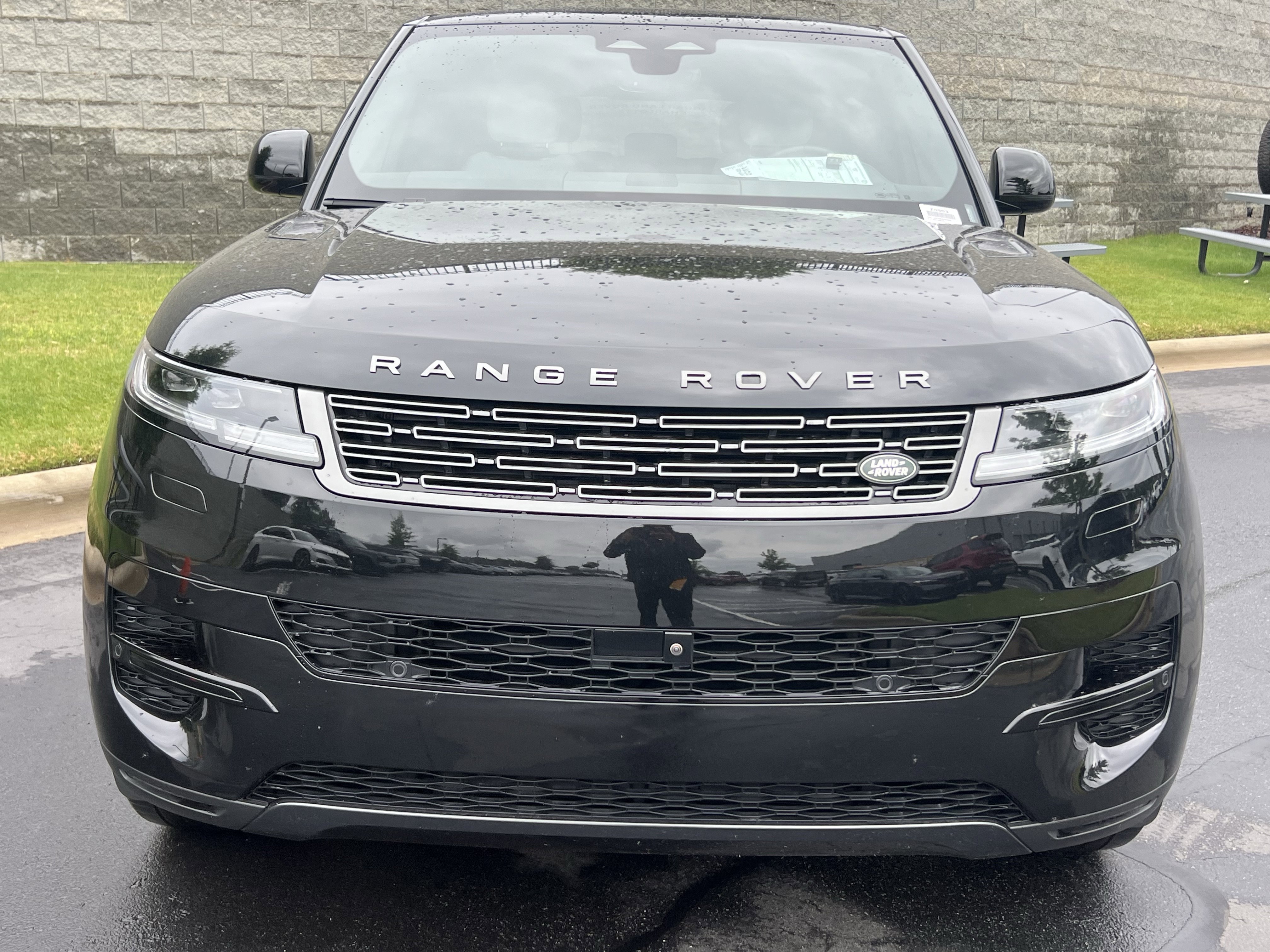 Used 2025 Land Rover Range Rover Sport AWD/4WD image 9