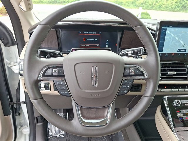 Used 2024 Lincoln Navigator Reserve image 17
