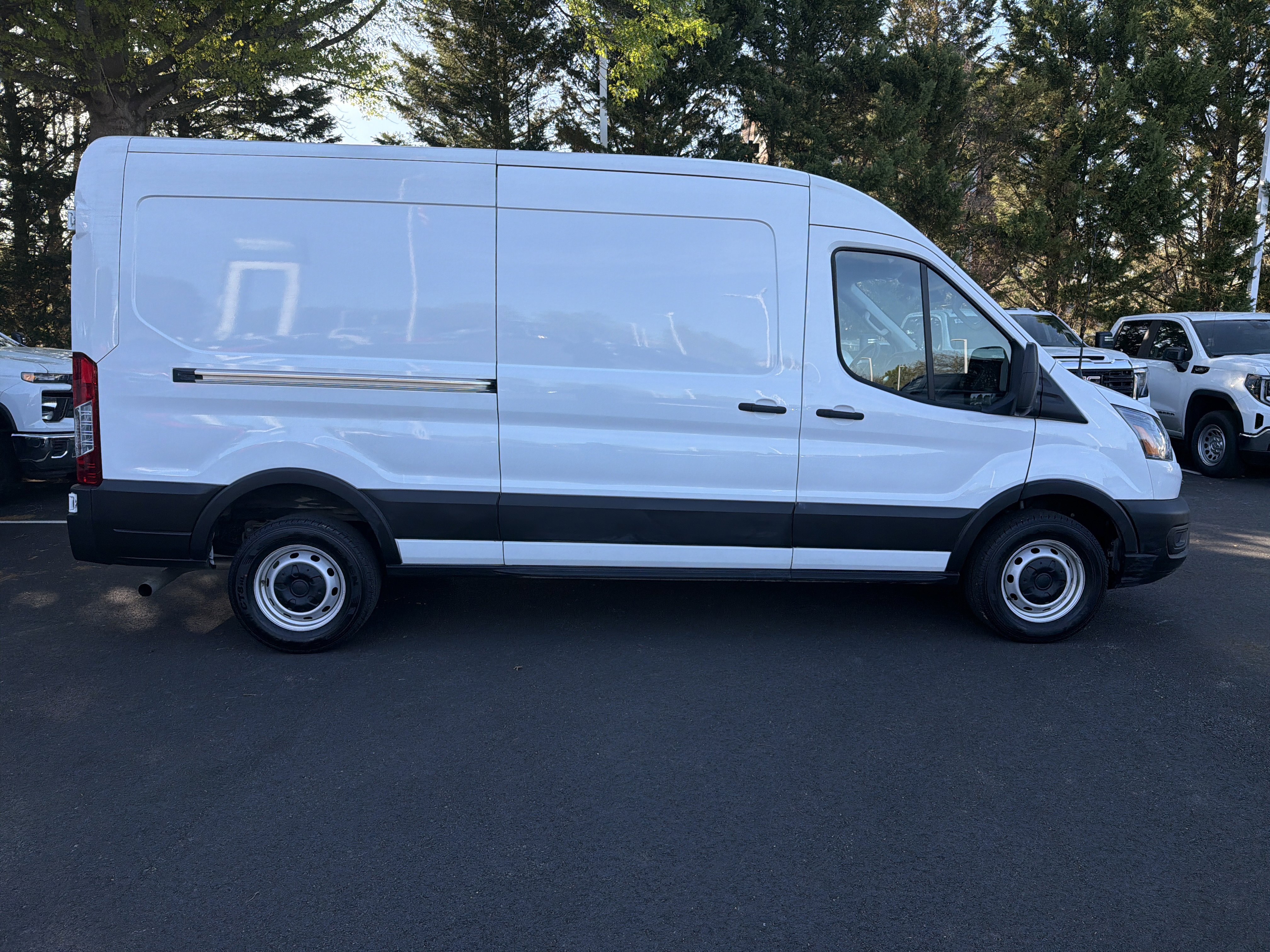 Used 2023 Ford Transit 250 Medium Roof w/ Load Area Protection Package image 11