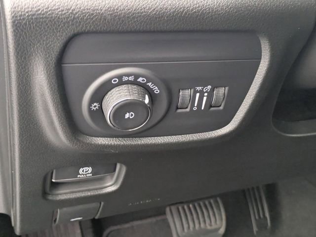 Certified 2024 Jeep Grand Cherokee Limited w/ Luxury Tech Group II image 14