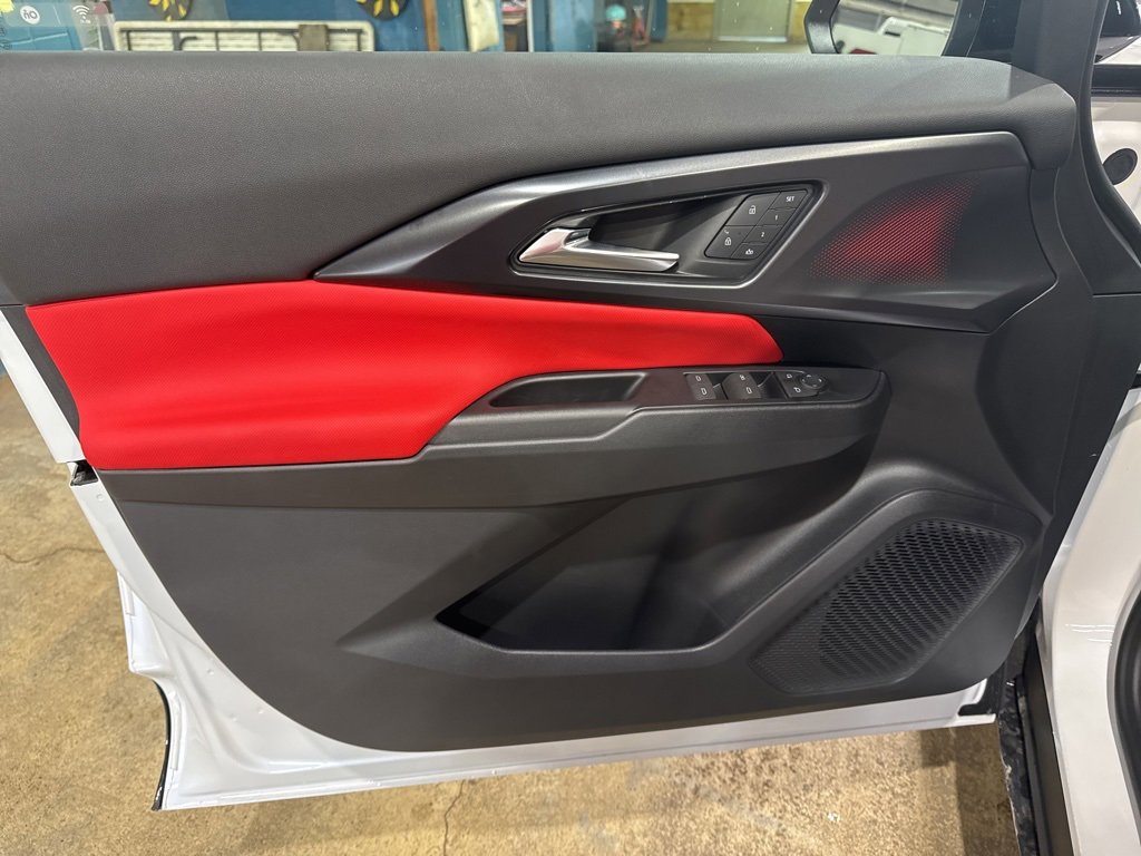 New 2025 Chevrolet Equinox EV RS w/ Convenience Package II image 16