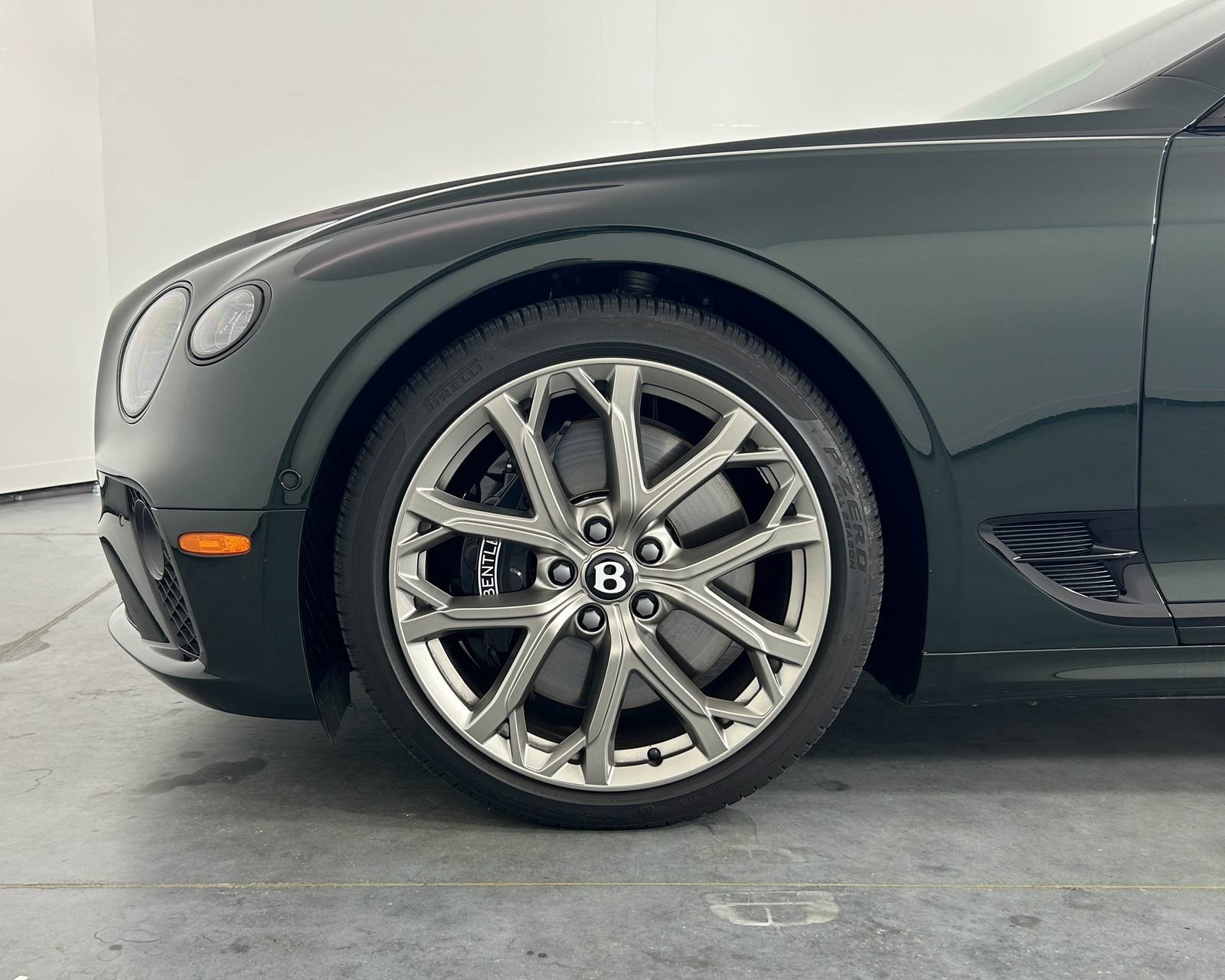 Used 2024 Bentley Continental GT V8 image 6