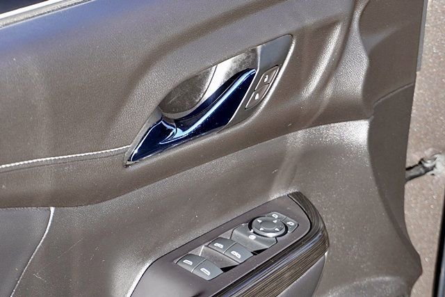 Used 2020 GMC Acadia SLT image 25