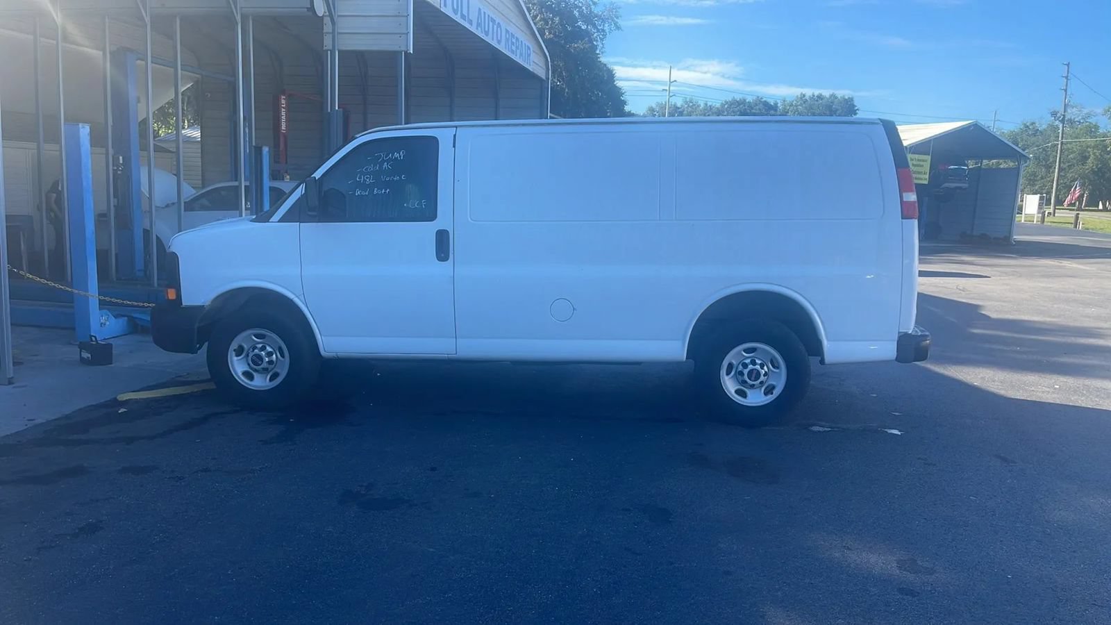 Used 2015 GMC Savana 2500 RWD image 4