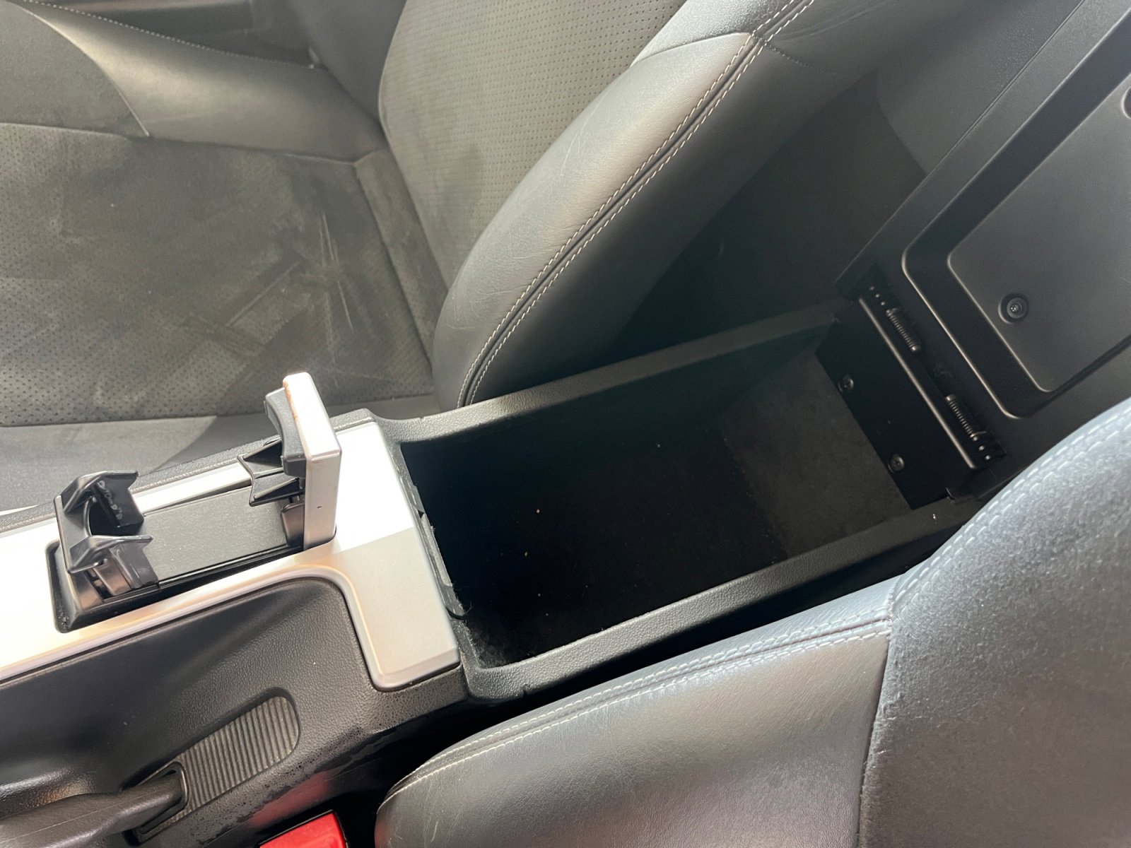 Used 2005 Chrysler Crossfire SRT-6 image 15