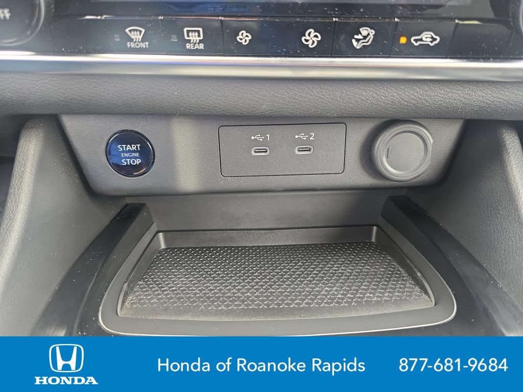 Used 2024 Nissan Rogue SV AWD/4WD image 23
