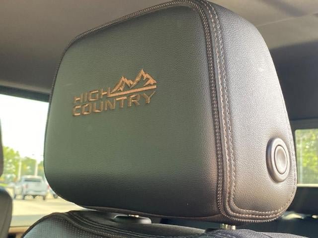 Used 2023 Chevrolet Silverado 1500 High Country w/ Technology Package AWD/4WD image 17