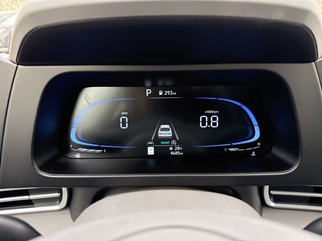 Certified 2025 Hyundai Elantra SE image 12