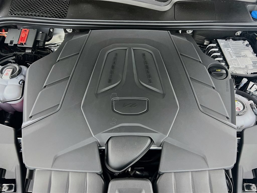 New 2026 Porsche Cayenne E-Hybrid Coupe AWD/4WD image 32