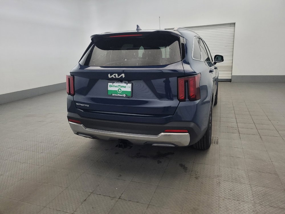 Used 2024 Kia Sorento S w/ Panoramic Sunroof Package FWD image 7