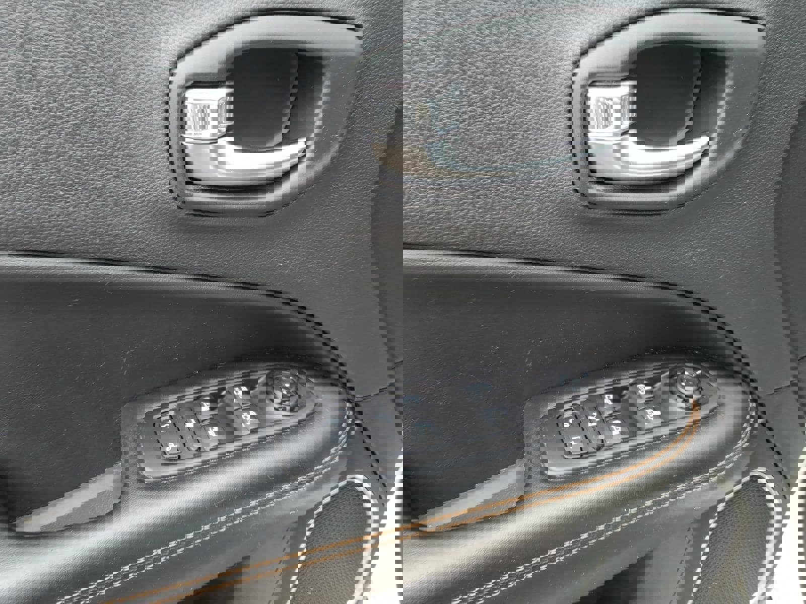 Used 2021 Jeep Compass Limited image 12