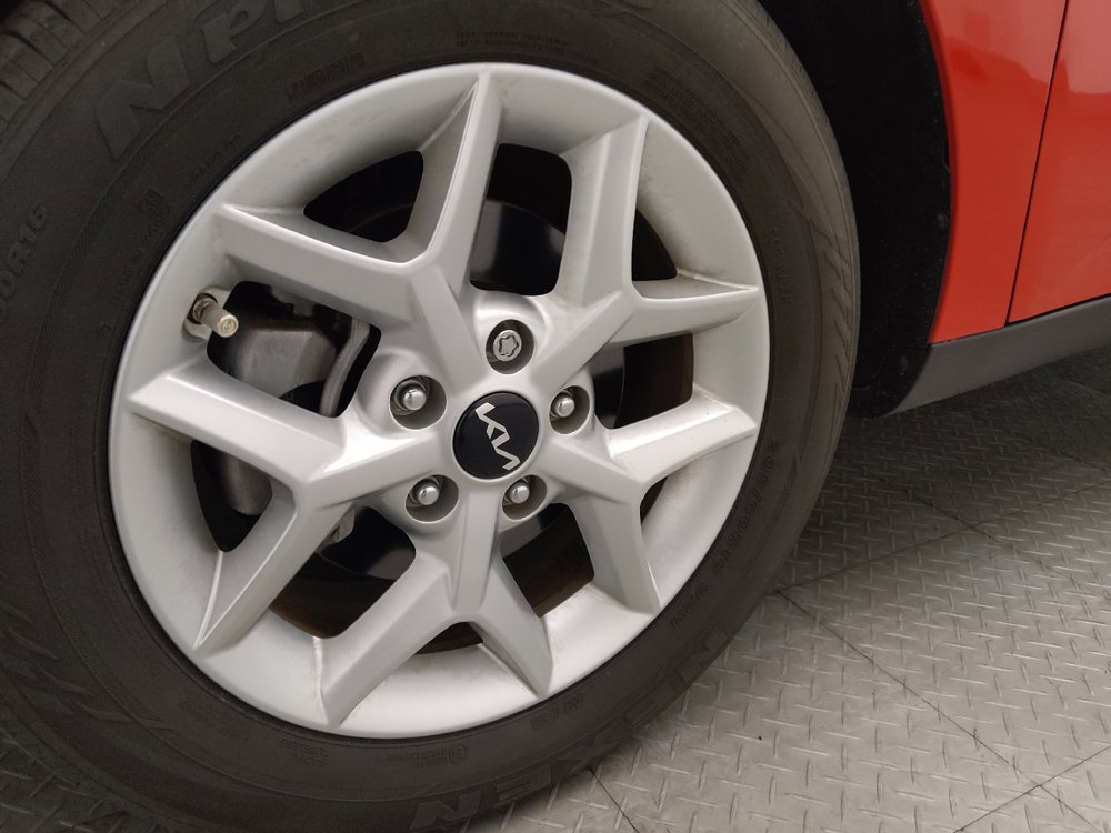 Used 2024 Kia Soul LX w/ Option Group 015 FWD image 31