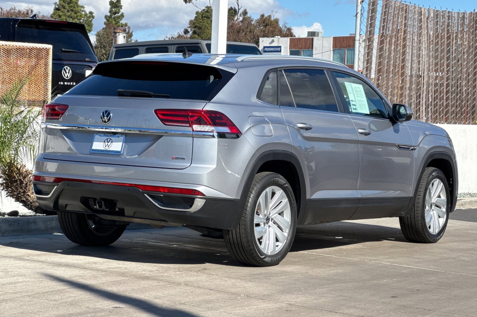 Certified 2022 Volkswagen Atlas Cross Sport SE image 5