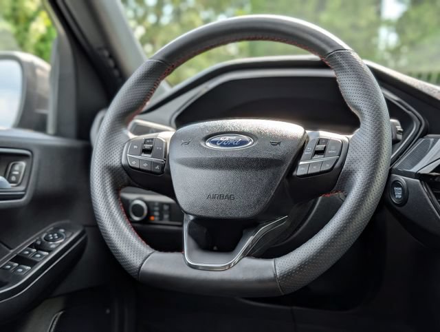 Used 2026 Ford Escape ST-Line AWD/4WD image 14