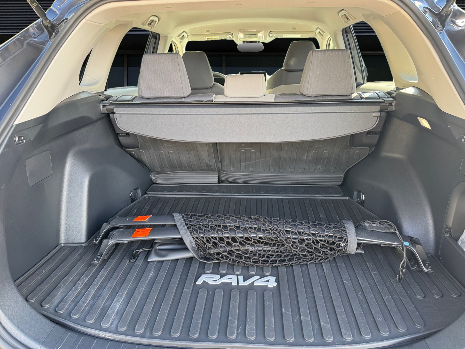 Used 2025 Toyota RAV4 XLE AWD/4WD image 11