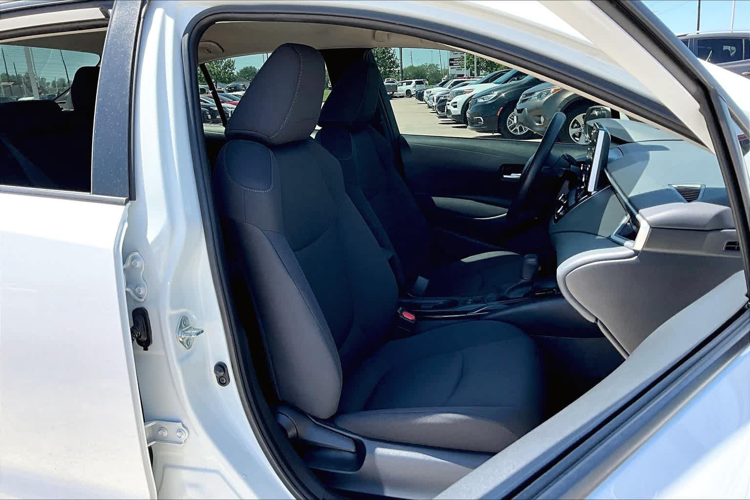 Used 2021 Toyota Corolla LE FWD image 9