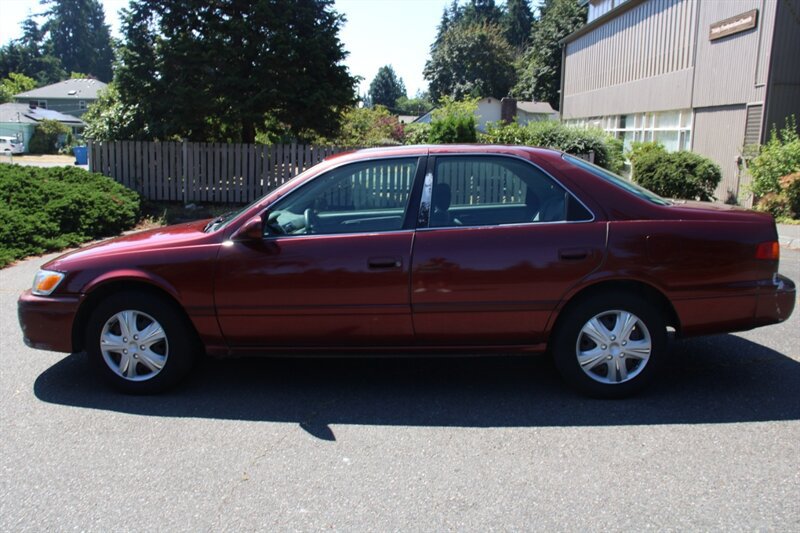 Used 2000 Toyota Camry LE FWD image 12
