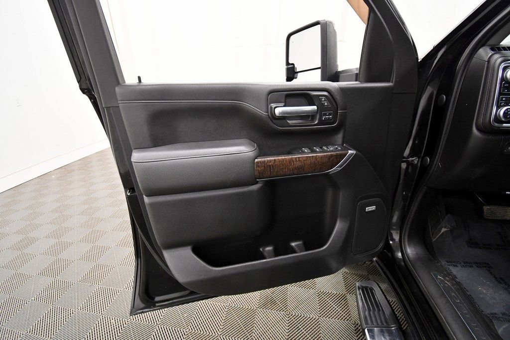 Used 2020 GMC Sierra 3500 Denali w/ Denali Ultimate Package image 11