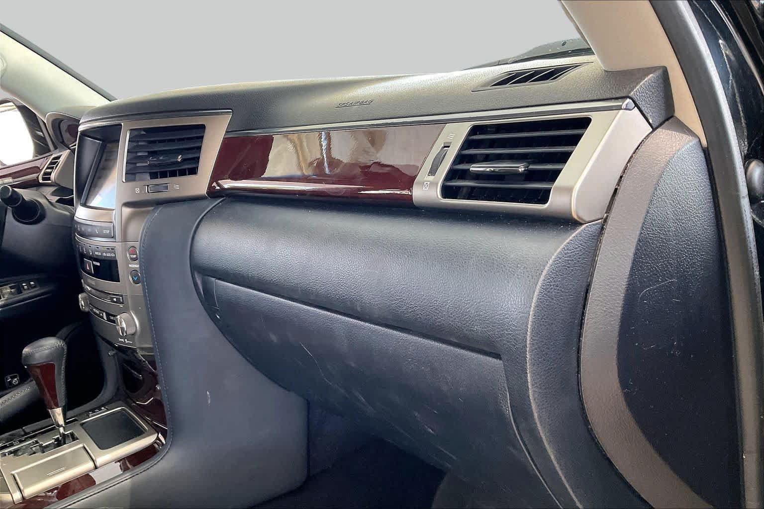 Used 2015 Lexus LX 570 4WD image 19