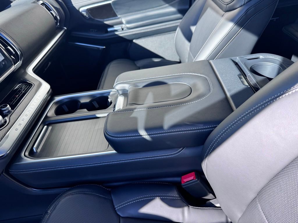 New 2026 Ford Expedition Platinum w/ Stealth Performance Package image 15