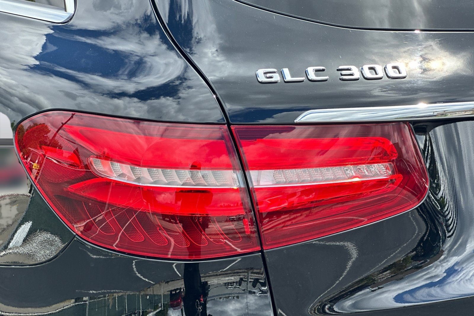 Used 2019 Mercedes-Benz GLC 300 4MATIC image 12