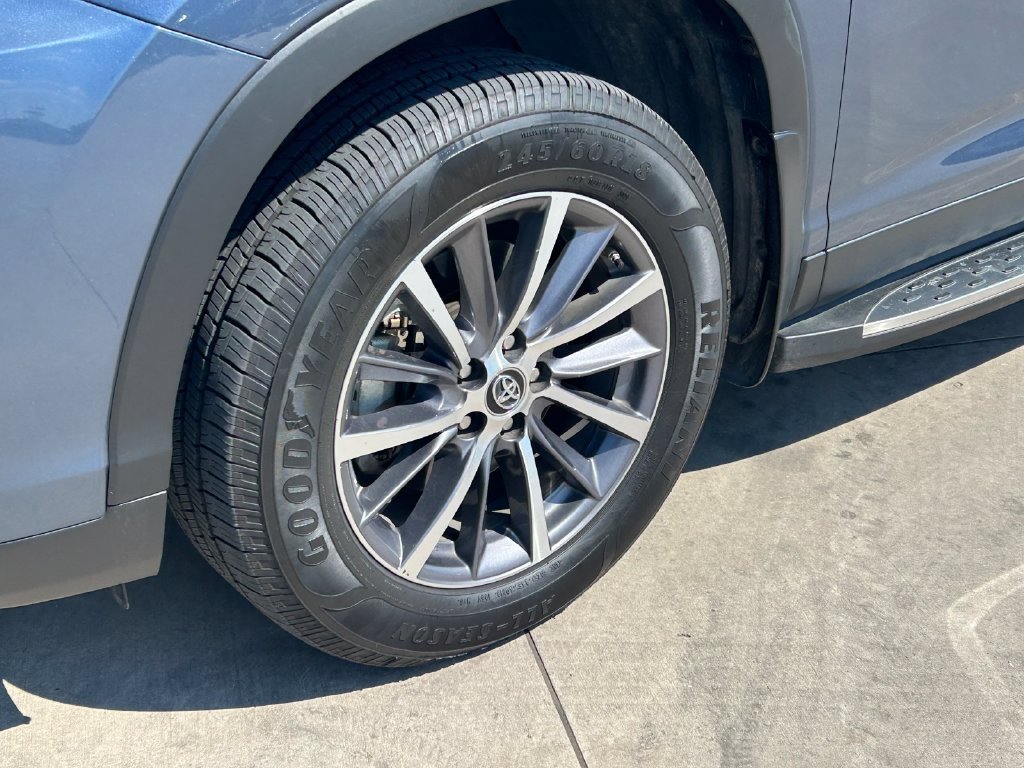 Used 2019 Toyota Highlander XLE FWD image 9