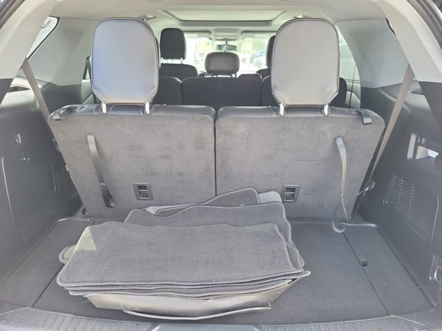 Used 2022 Ford Explorer XLT w/ Equipment Group 202A image 8